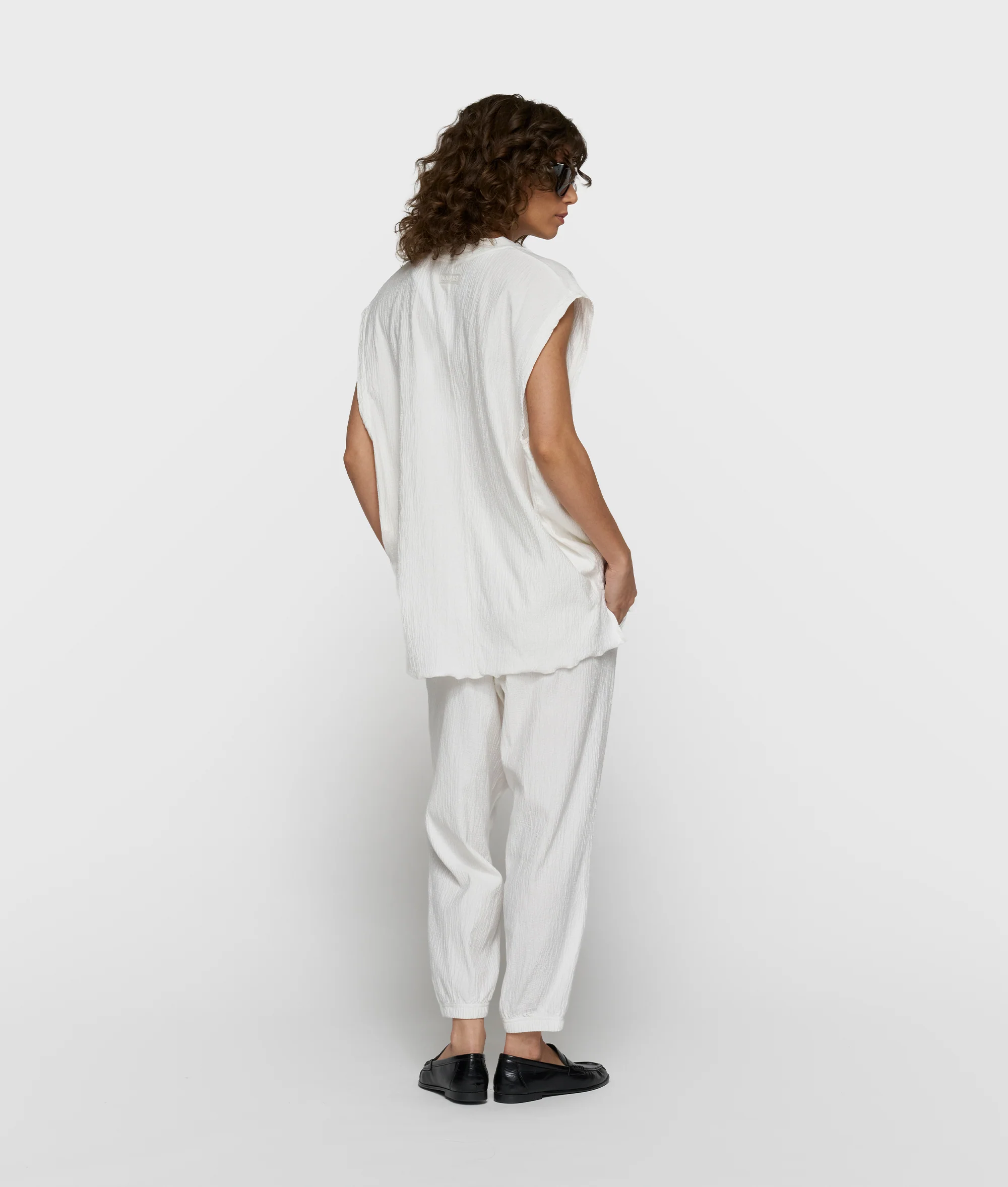 cropped easy jogger | ecru - Image 3