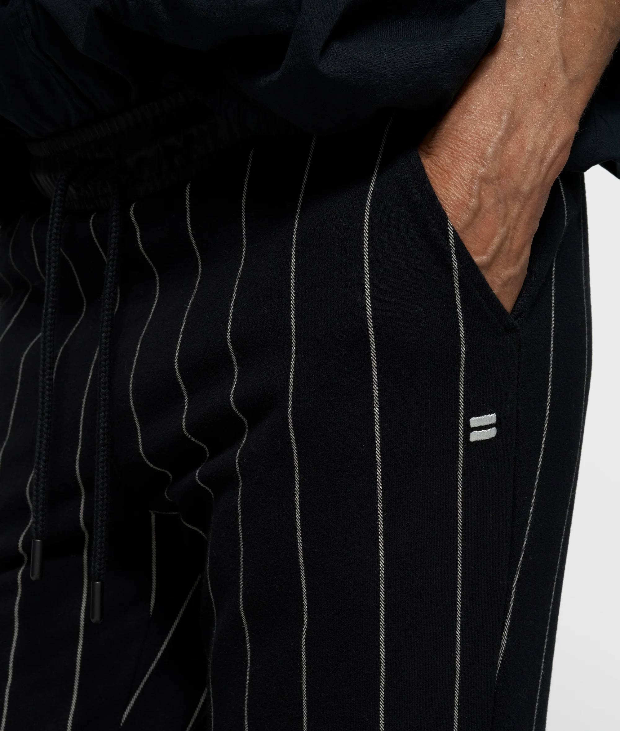 cropped jogger pinstripe | black - Image 5