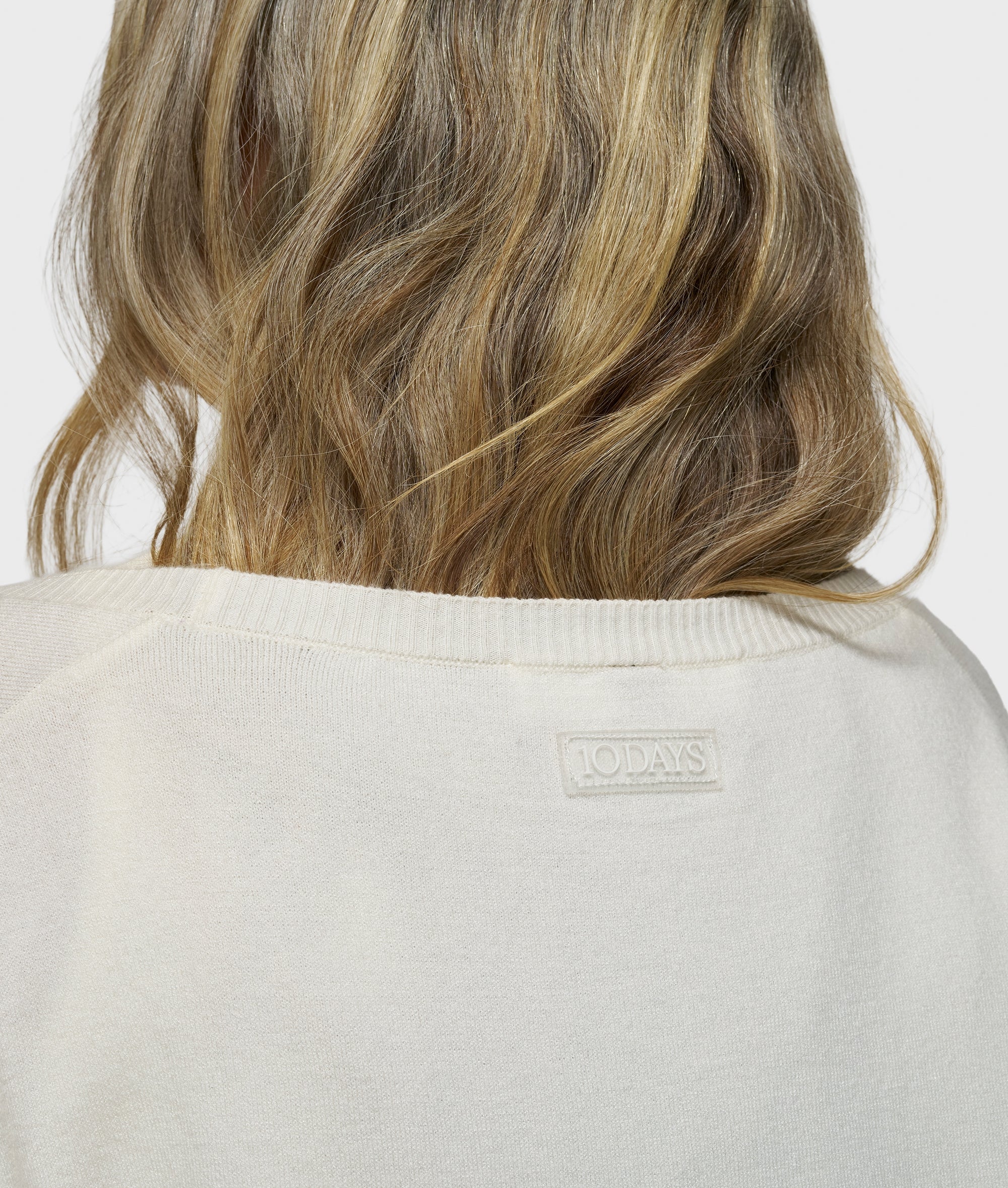 deep neck knit sweater | ecru - Image 5