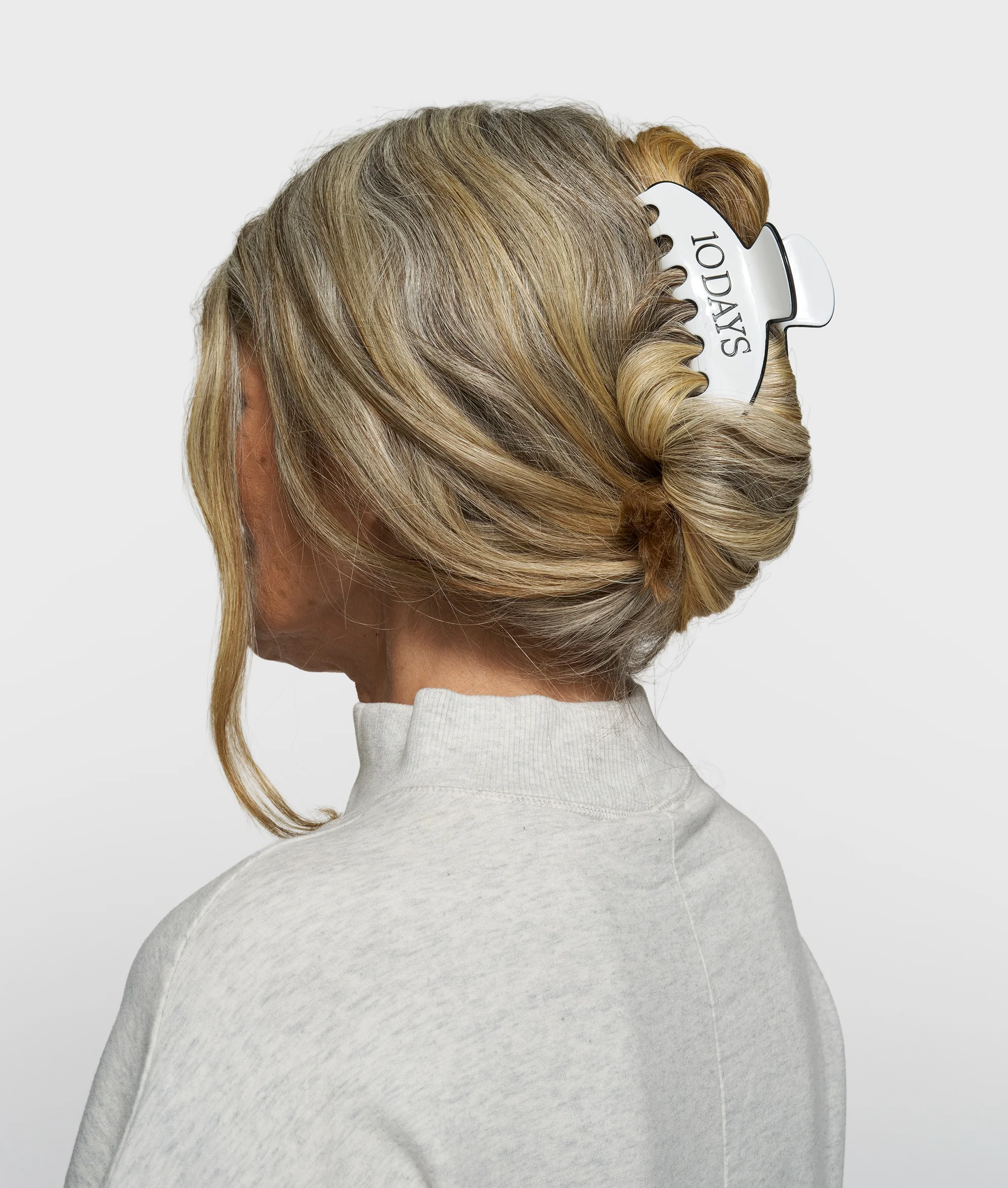 hair claw | ecru - Image 2
