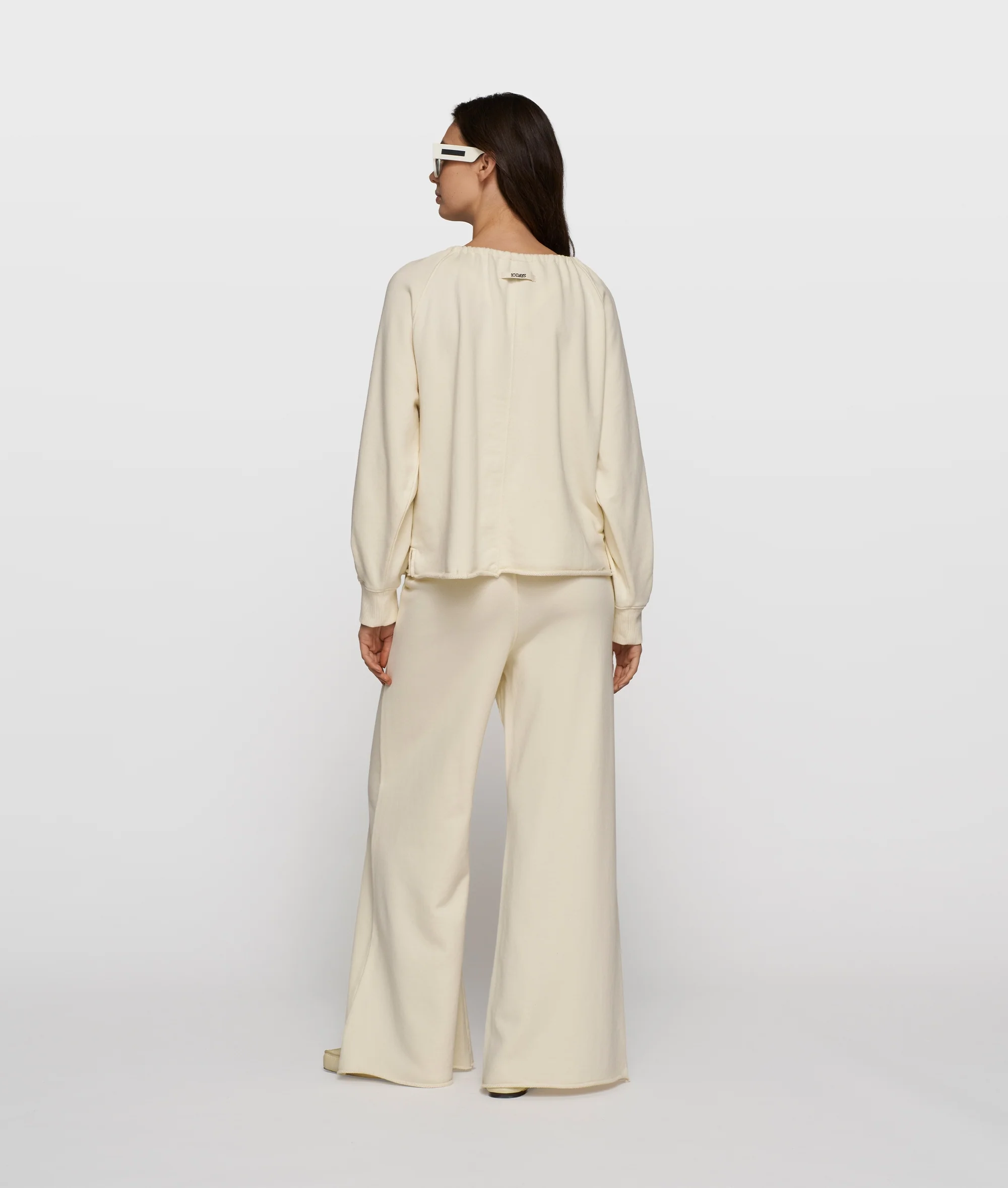 LA sweater gathering | soft vanilla - Image 4