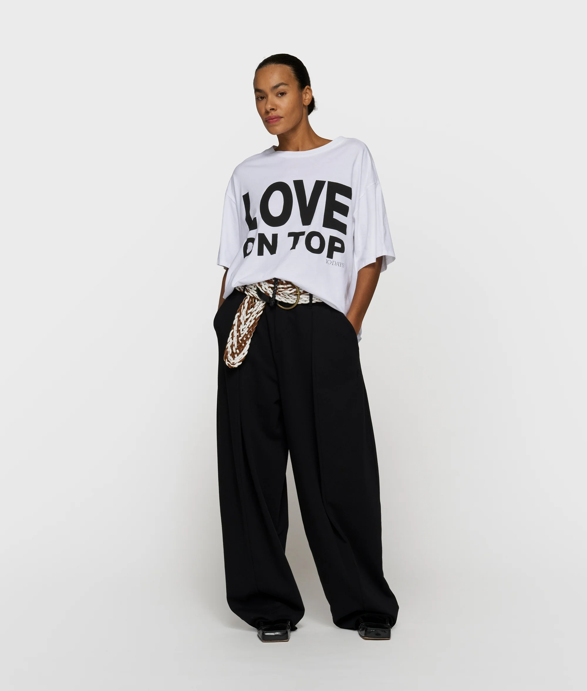 love tee | white - Image 3