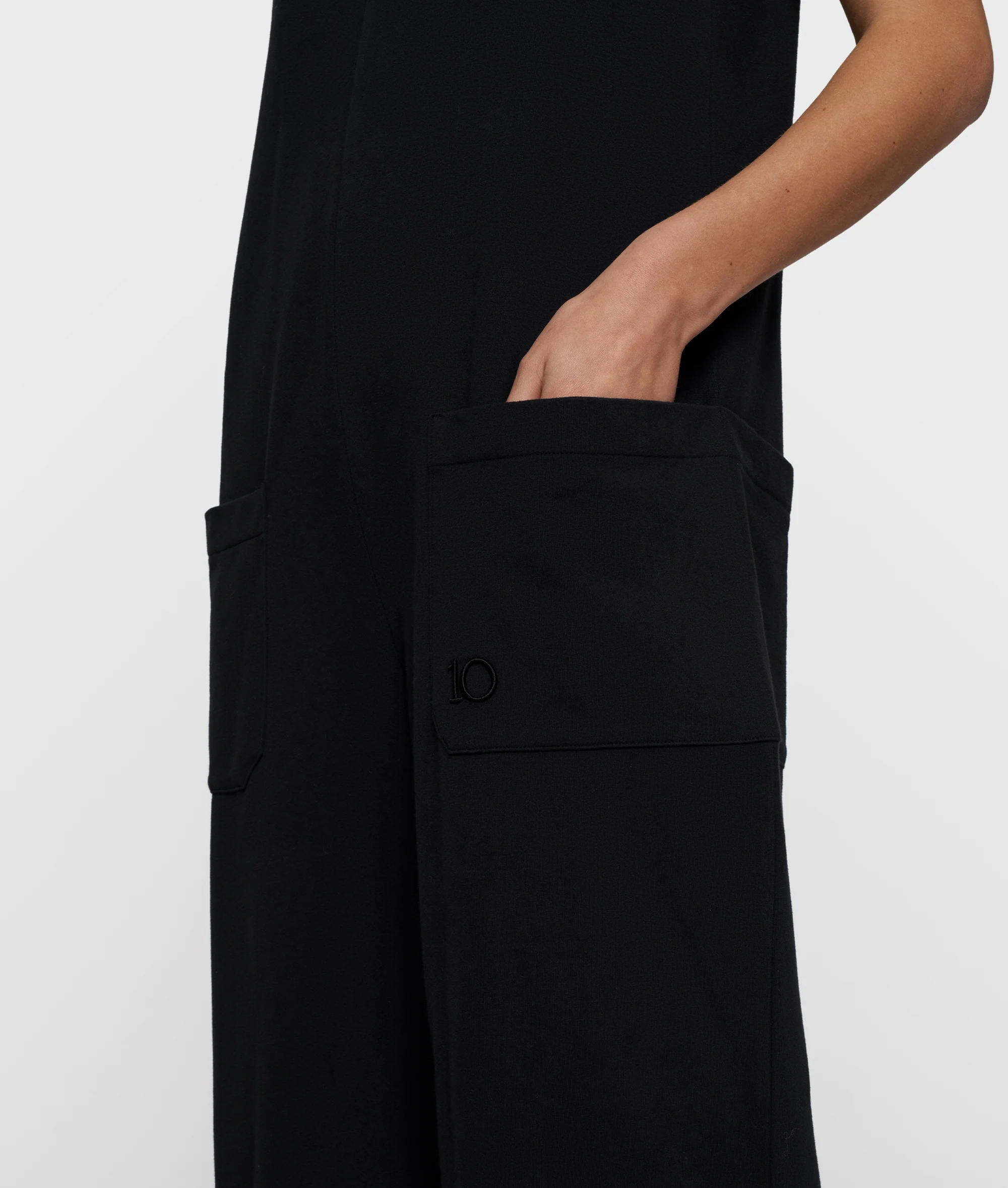 not a regular jumpsuit | black - Image 4