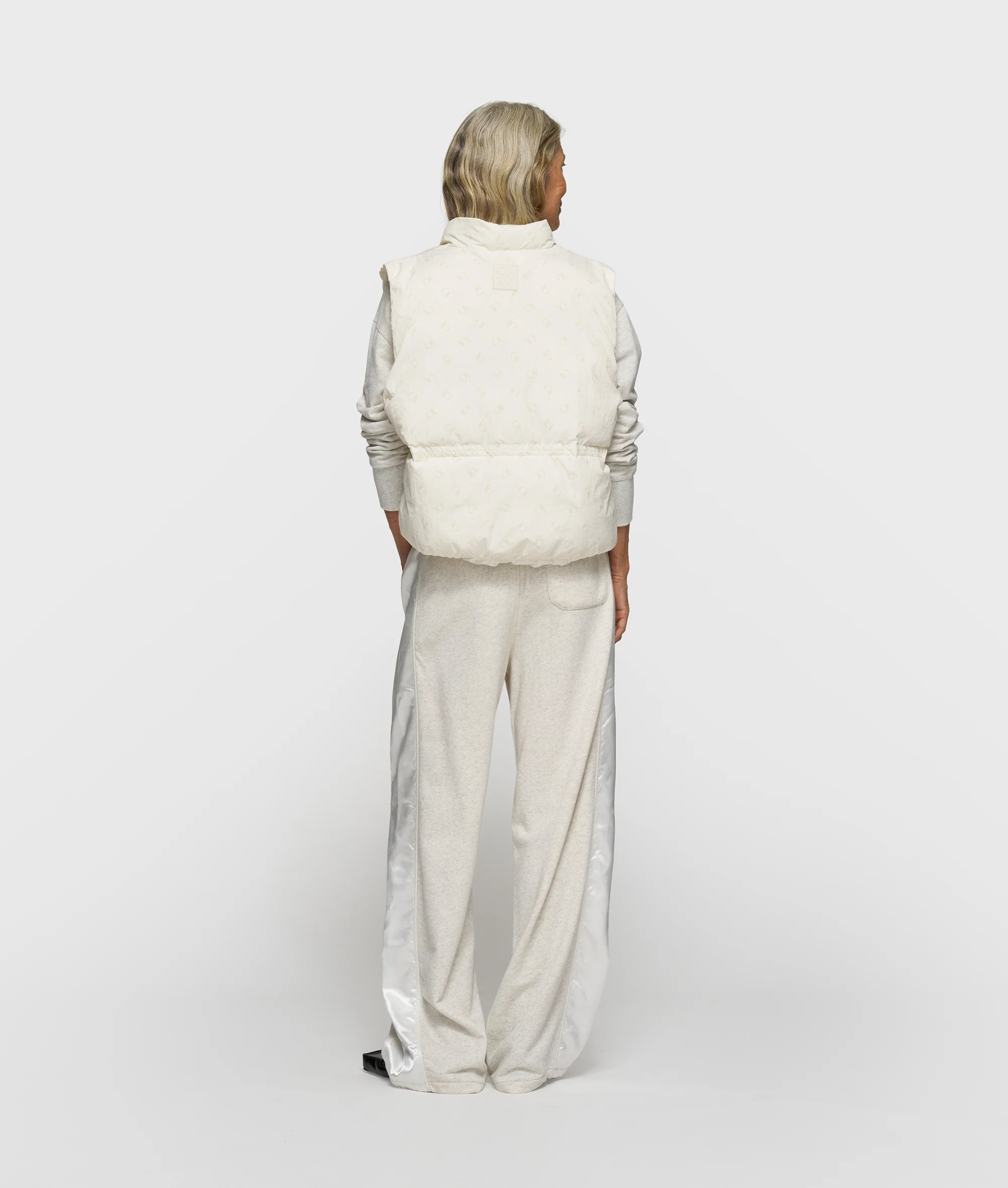 padded vest monogram | pearl - Image 4