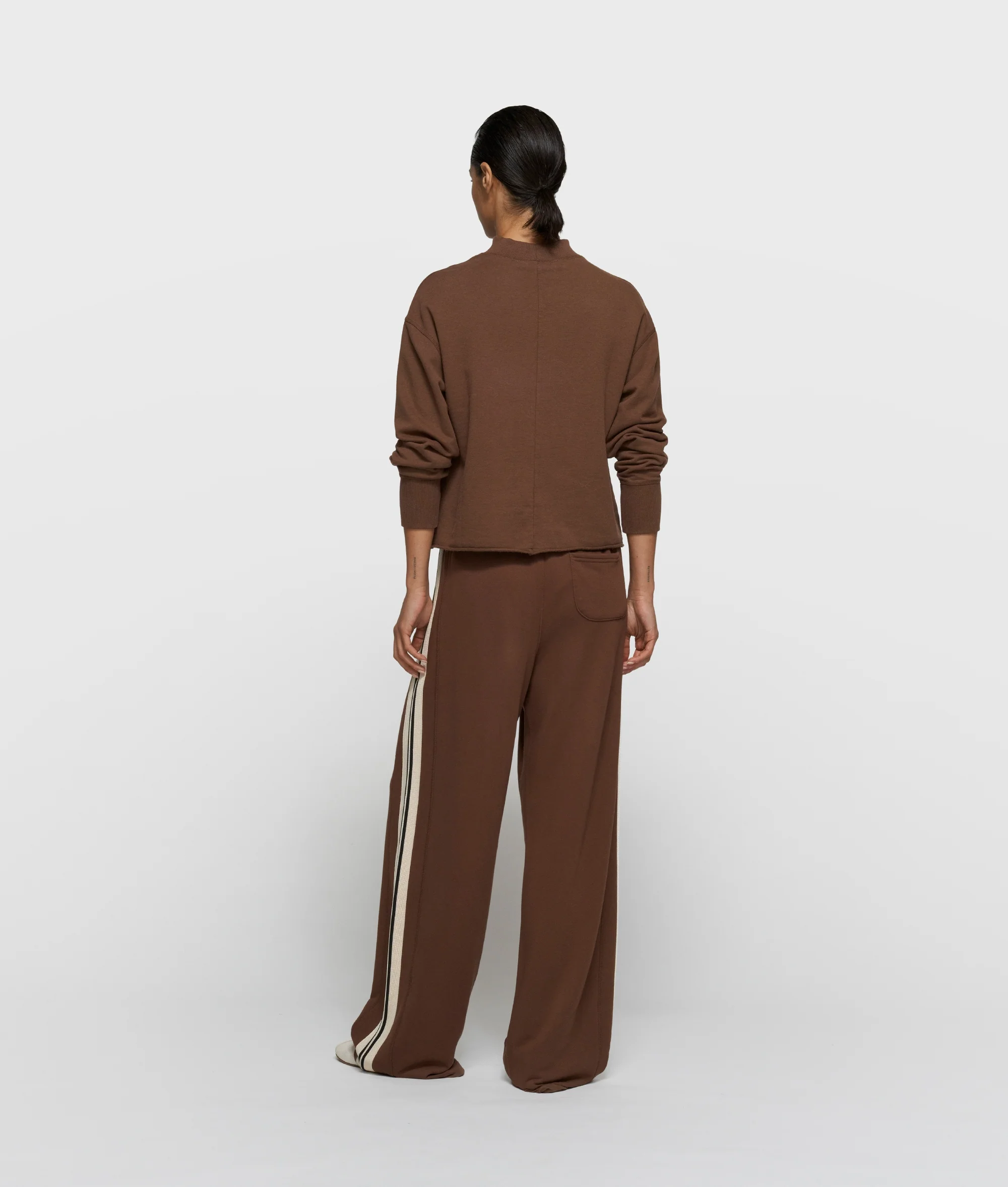 petit sweater curly 10 | dark truffle - Image 4