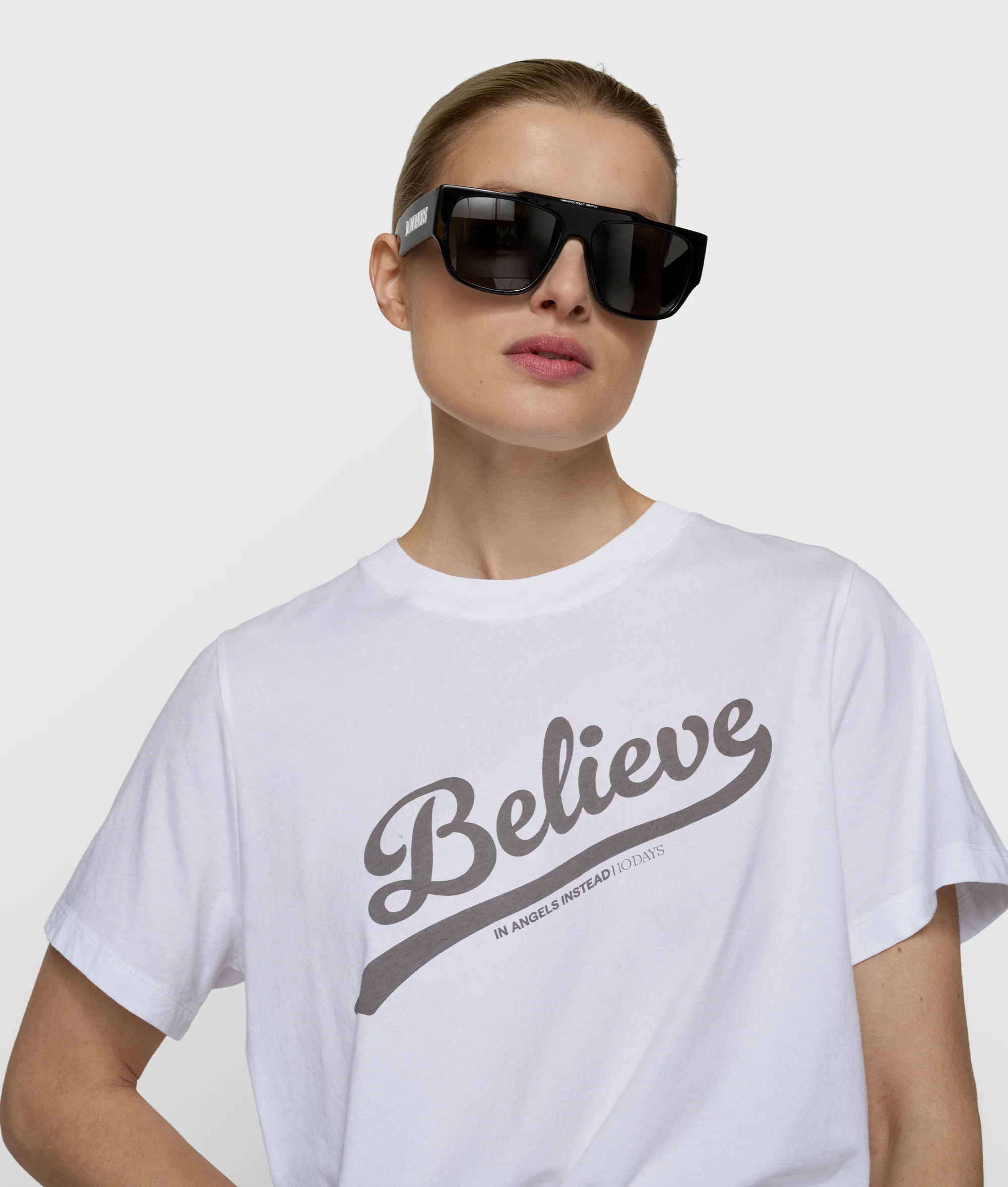 petite tee believe | white - Image 2