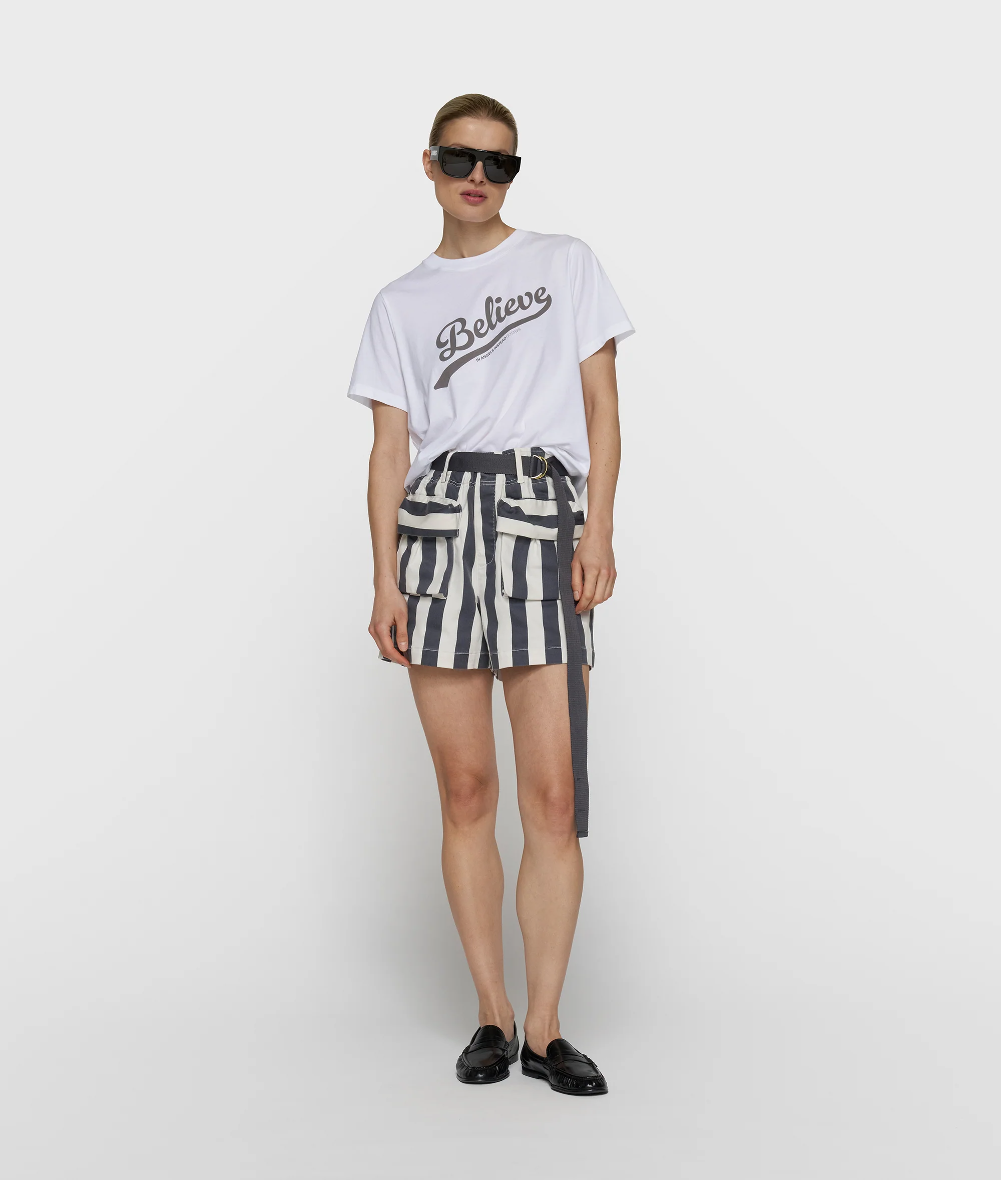 petite tee believe | white - Image 3