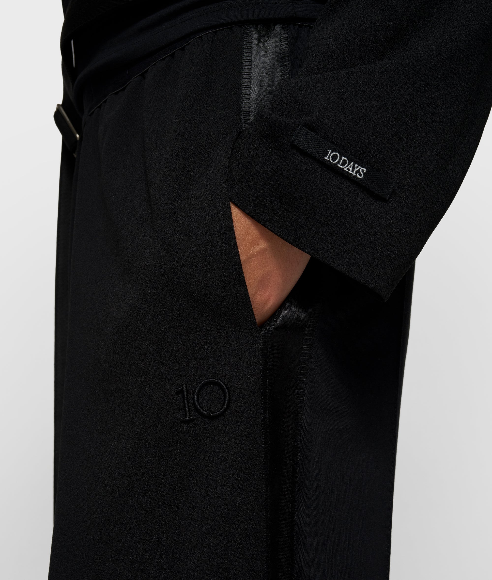 pleated pants | black - Image 5