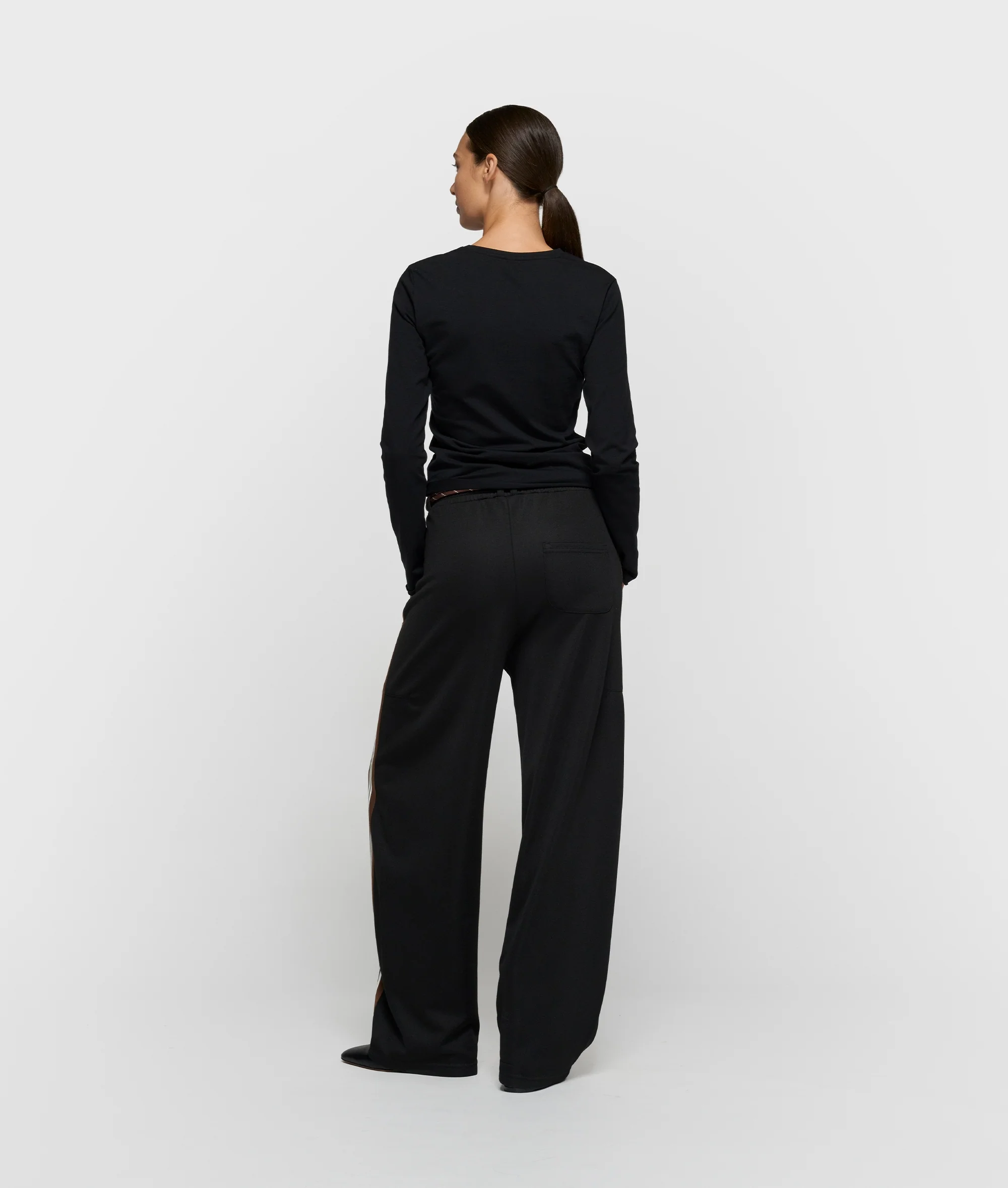 slim long sleeve tee | black - Image 4