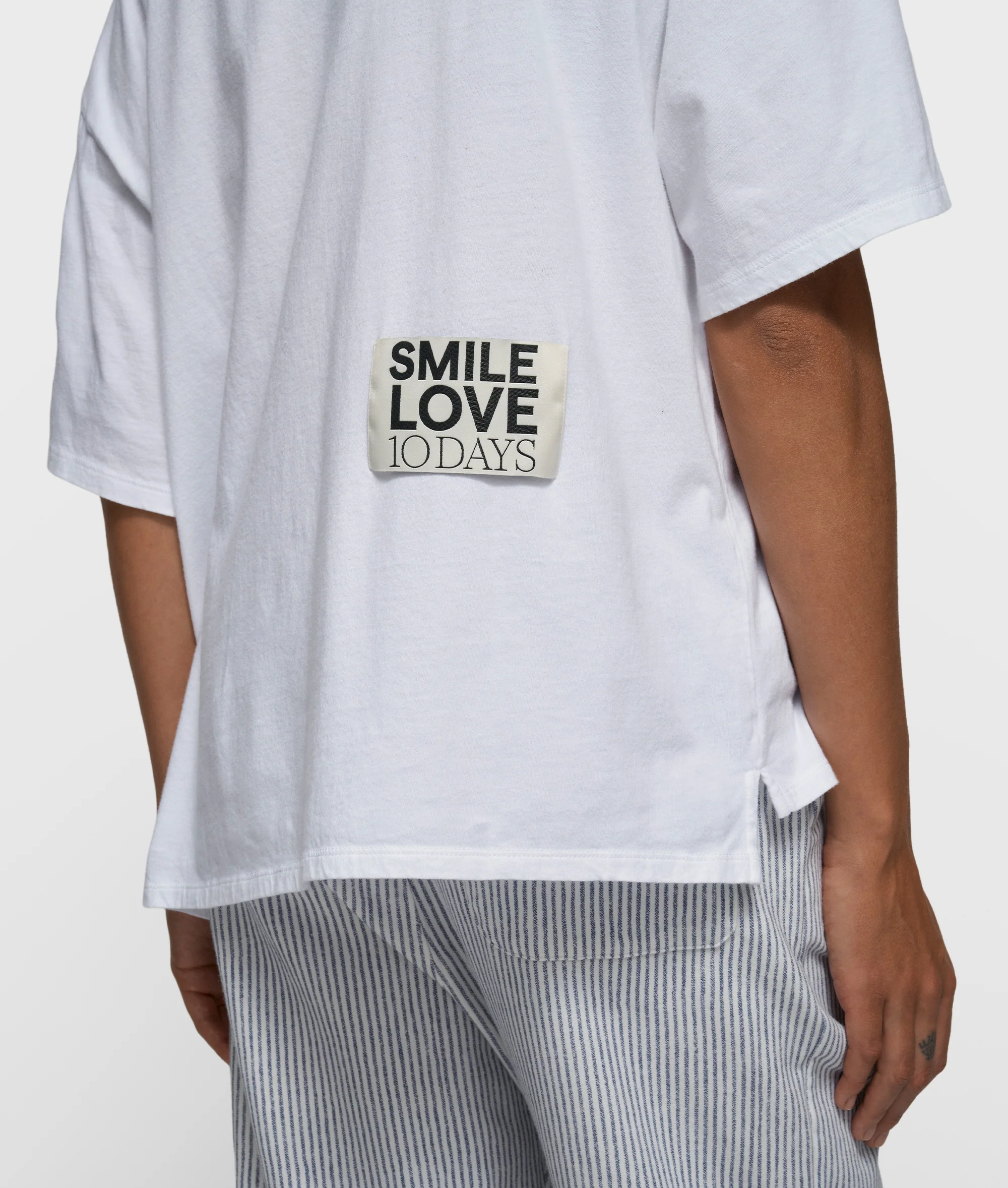 smile love tee | white - Image 5