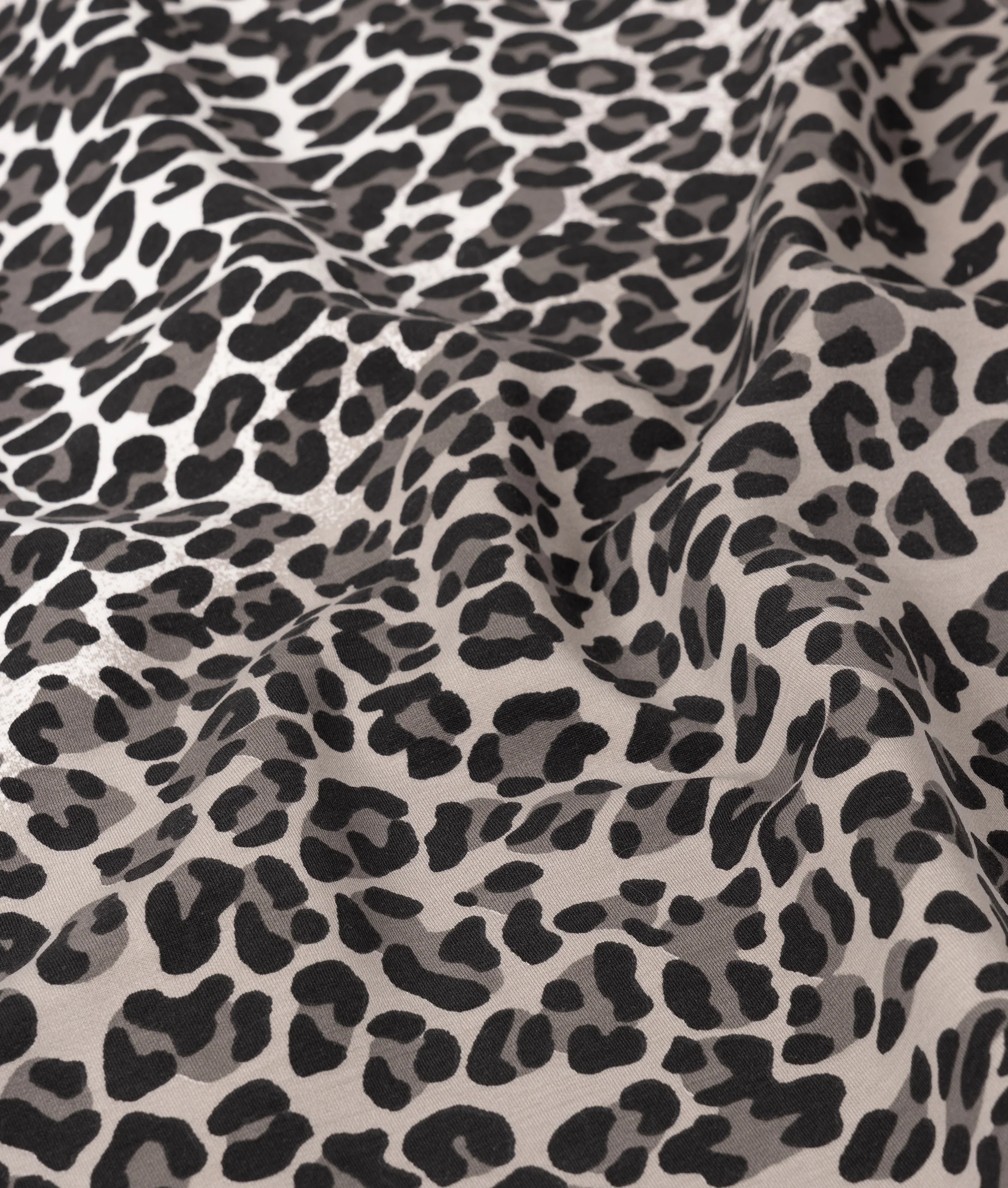 soft scuba tee leopard | ecru - Image 7