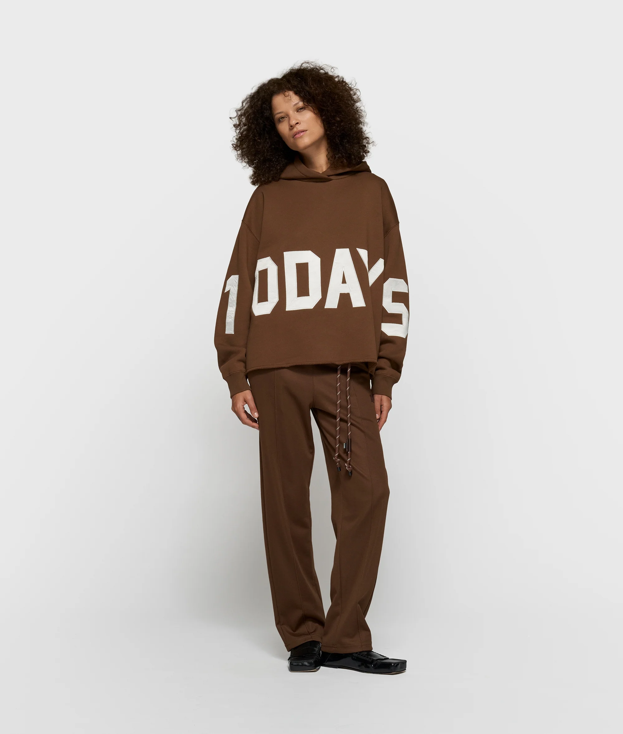 statement logo hoodie | dark truffle - Image 3