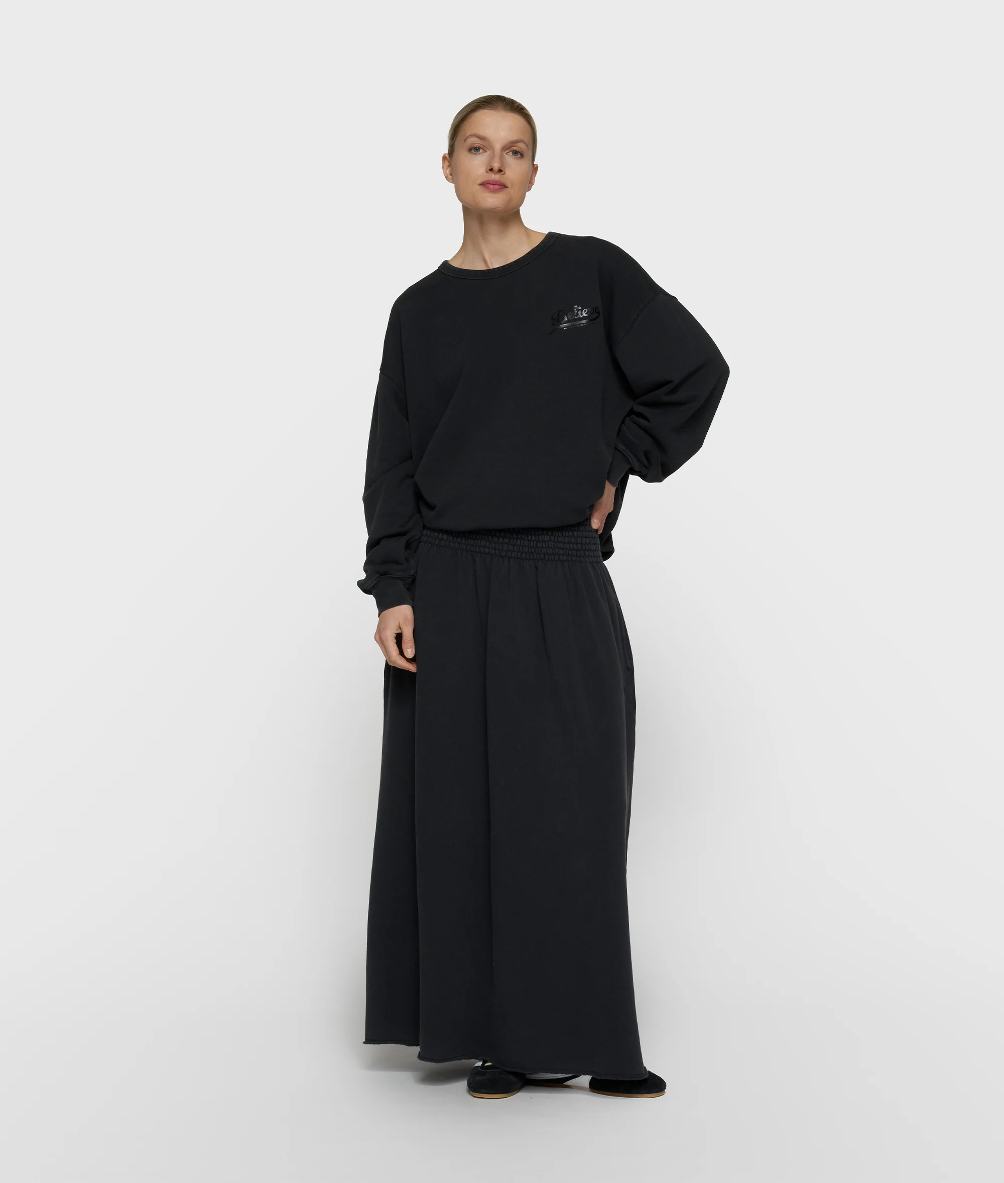 statement sweater believe | dark charcoal - Image 3