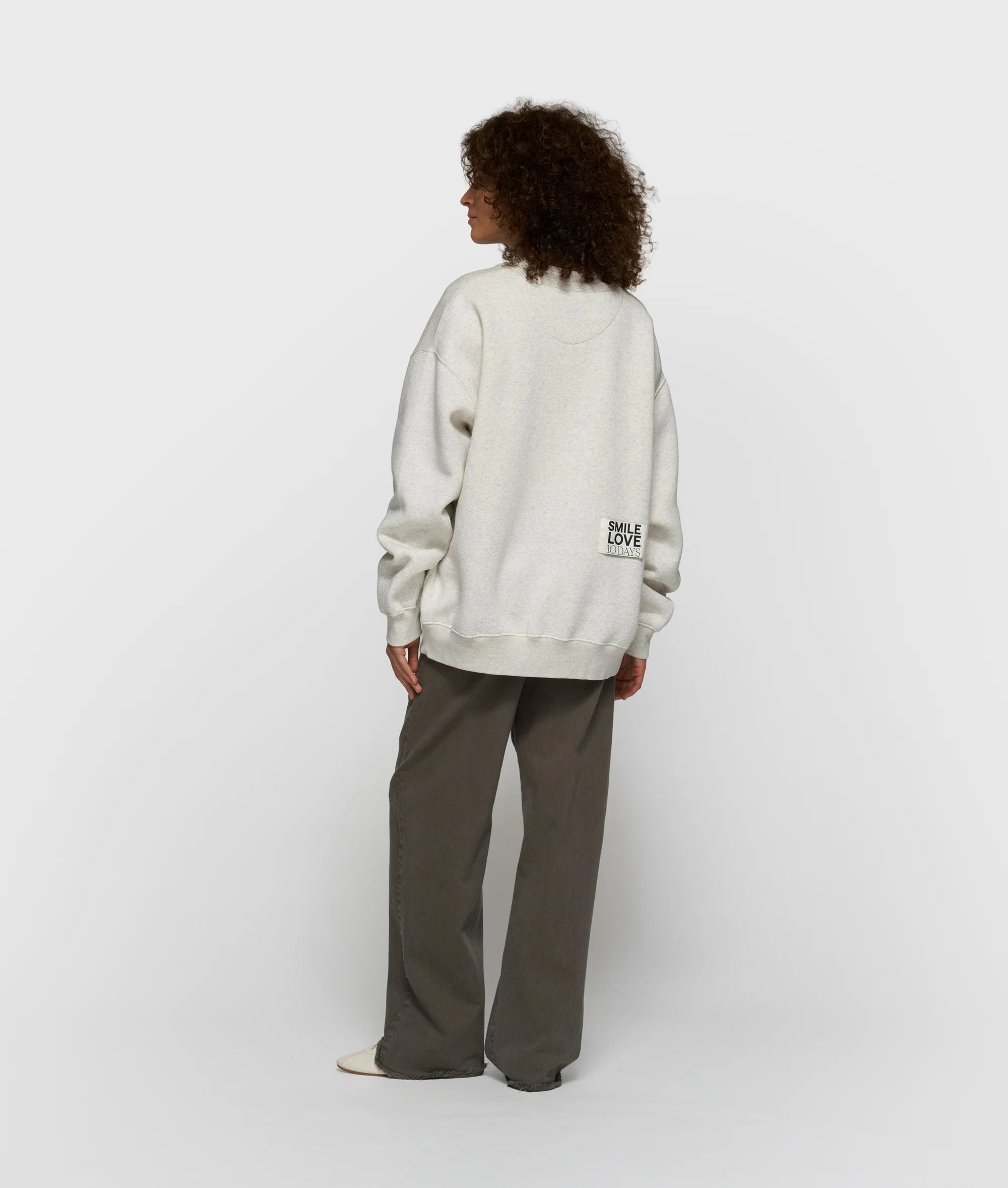 statement sweater smile love | soft white melee - Image 4