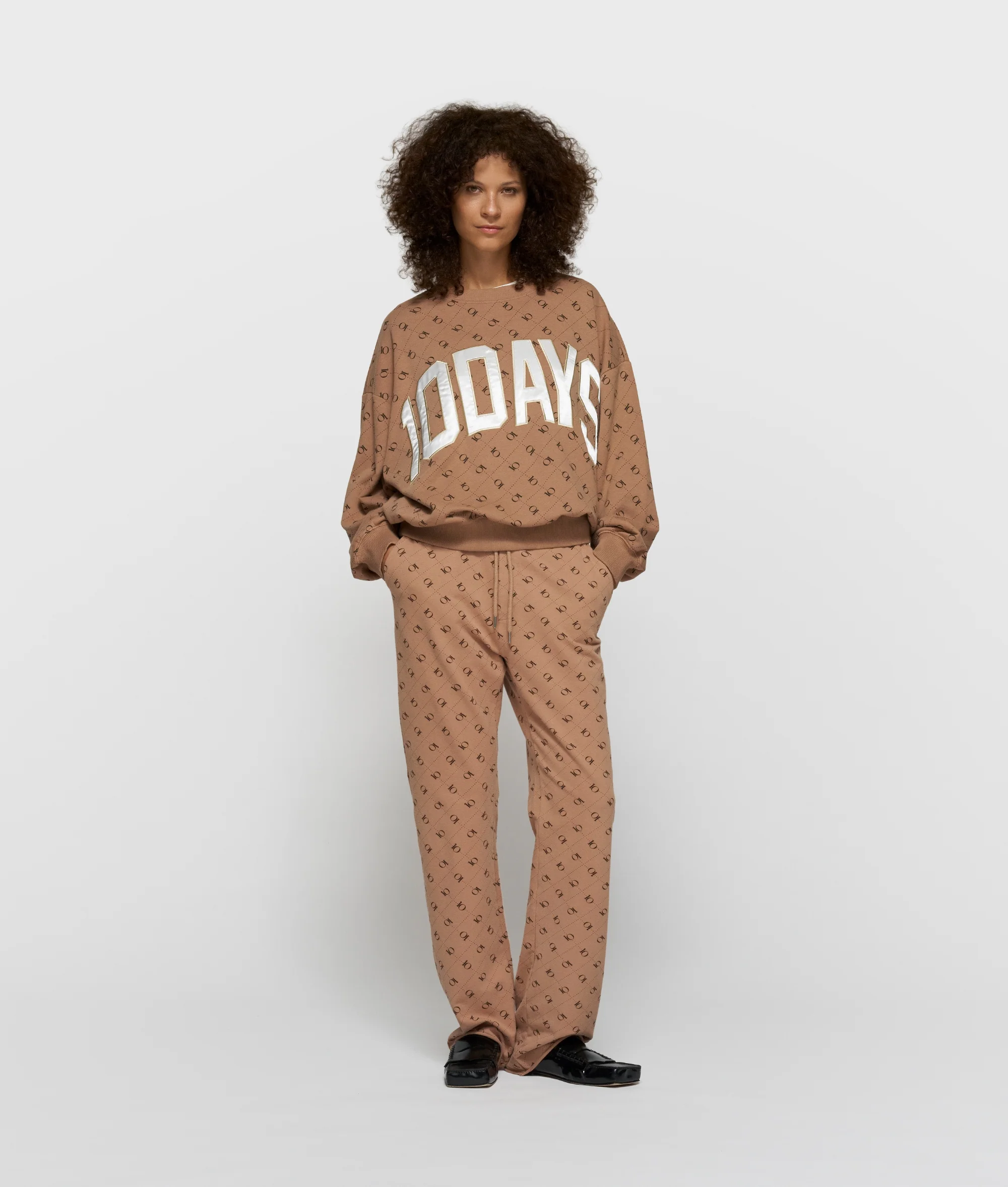 sweater monogram 10DAYS | fudge - Image 4