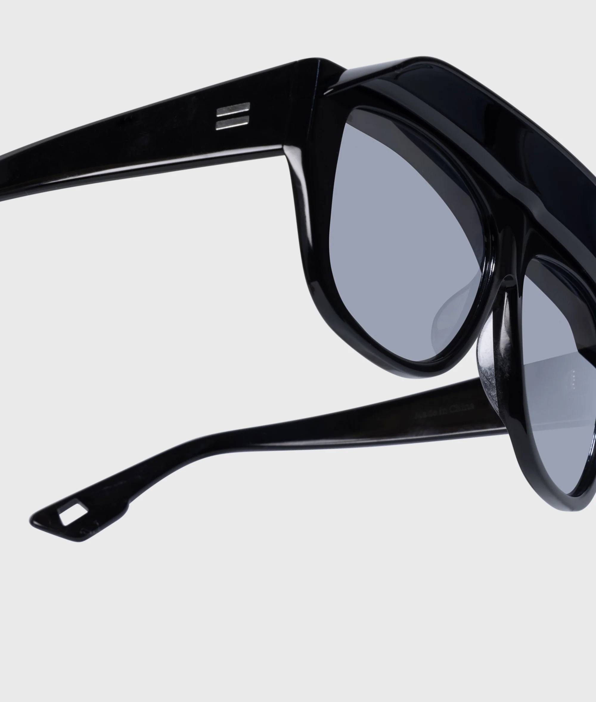 the statement sunglasses | black - Image 4