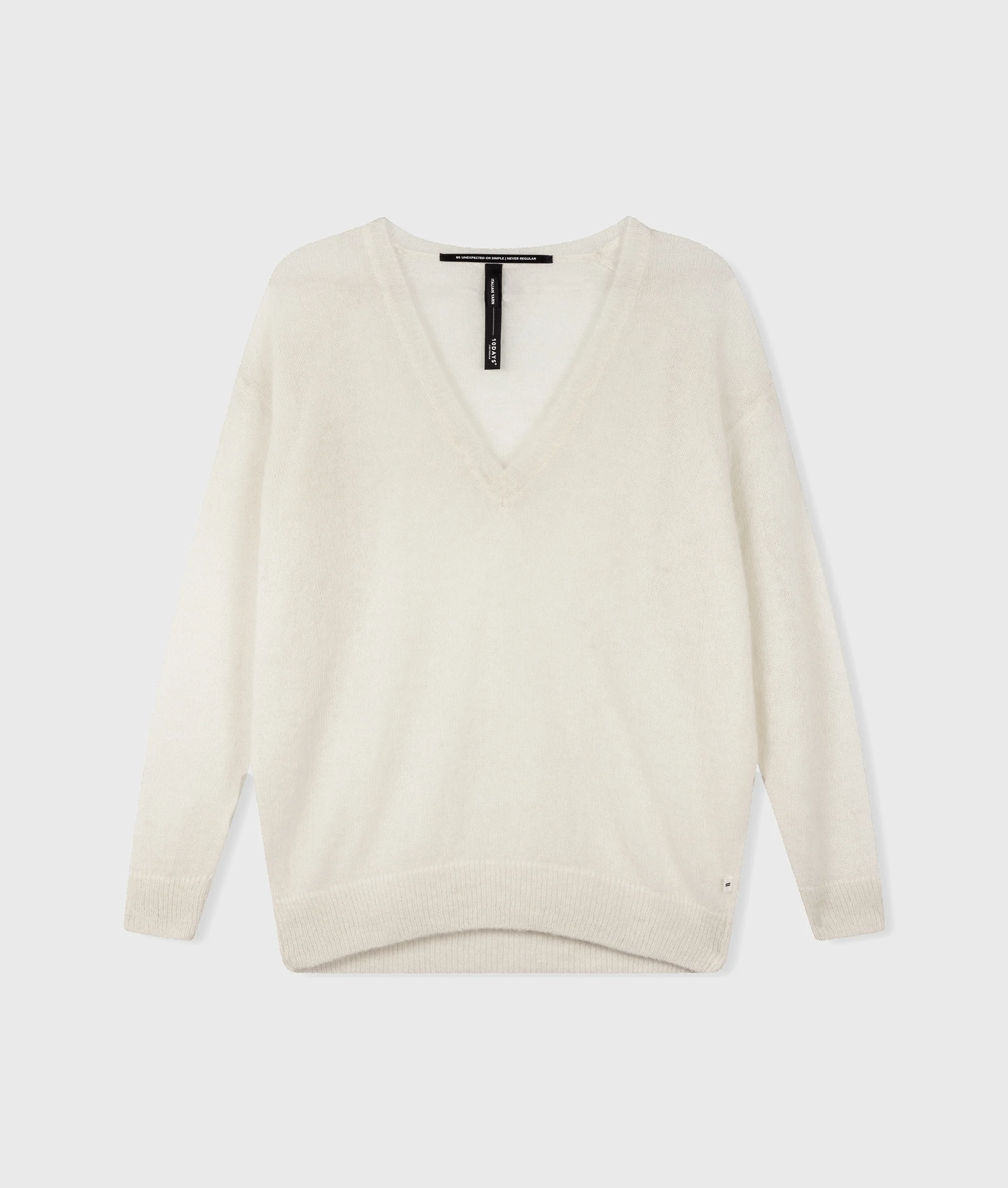 THE V-NECK KNIT SWEATER | ecru - Image 6