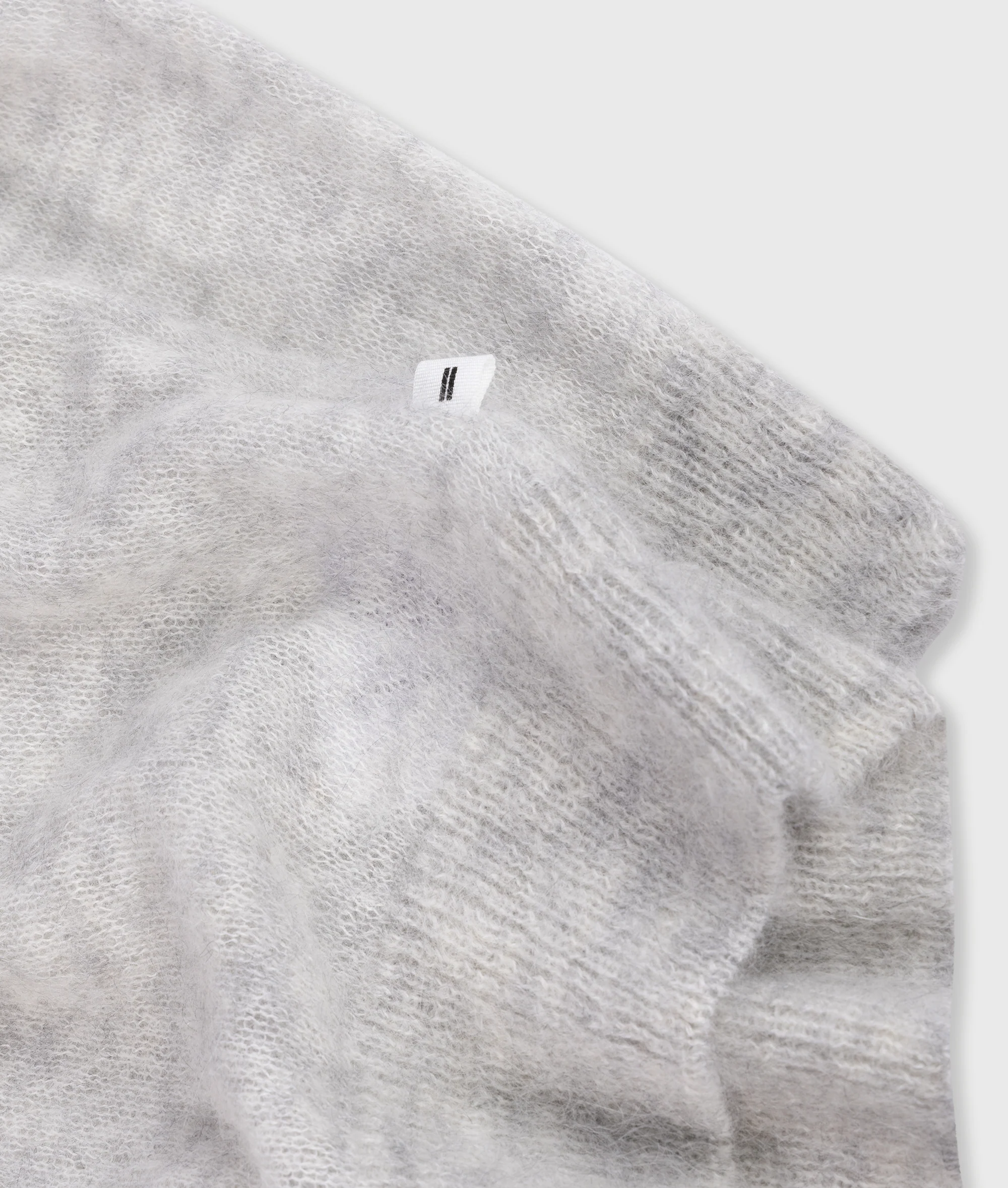 THE V-NECK KNIT SWEATER | light grey melee - Image 8