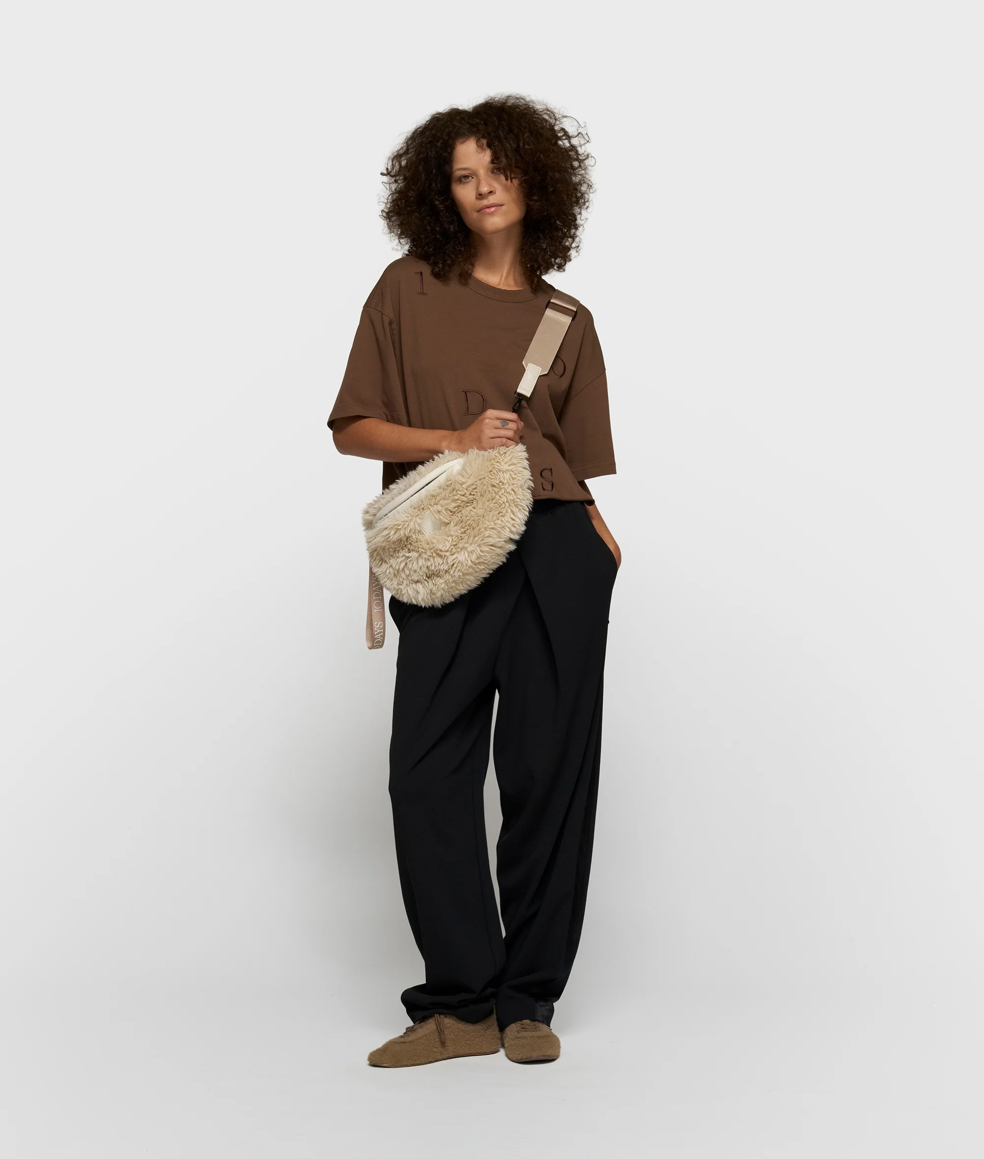 thick cotton tee 10DAYS | dark truffle - Image 3