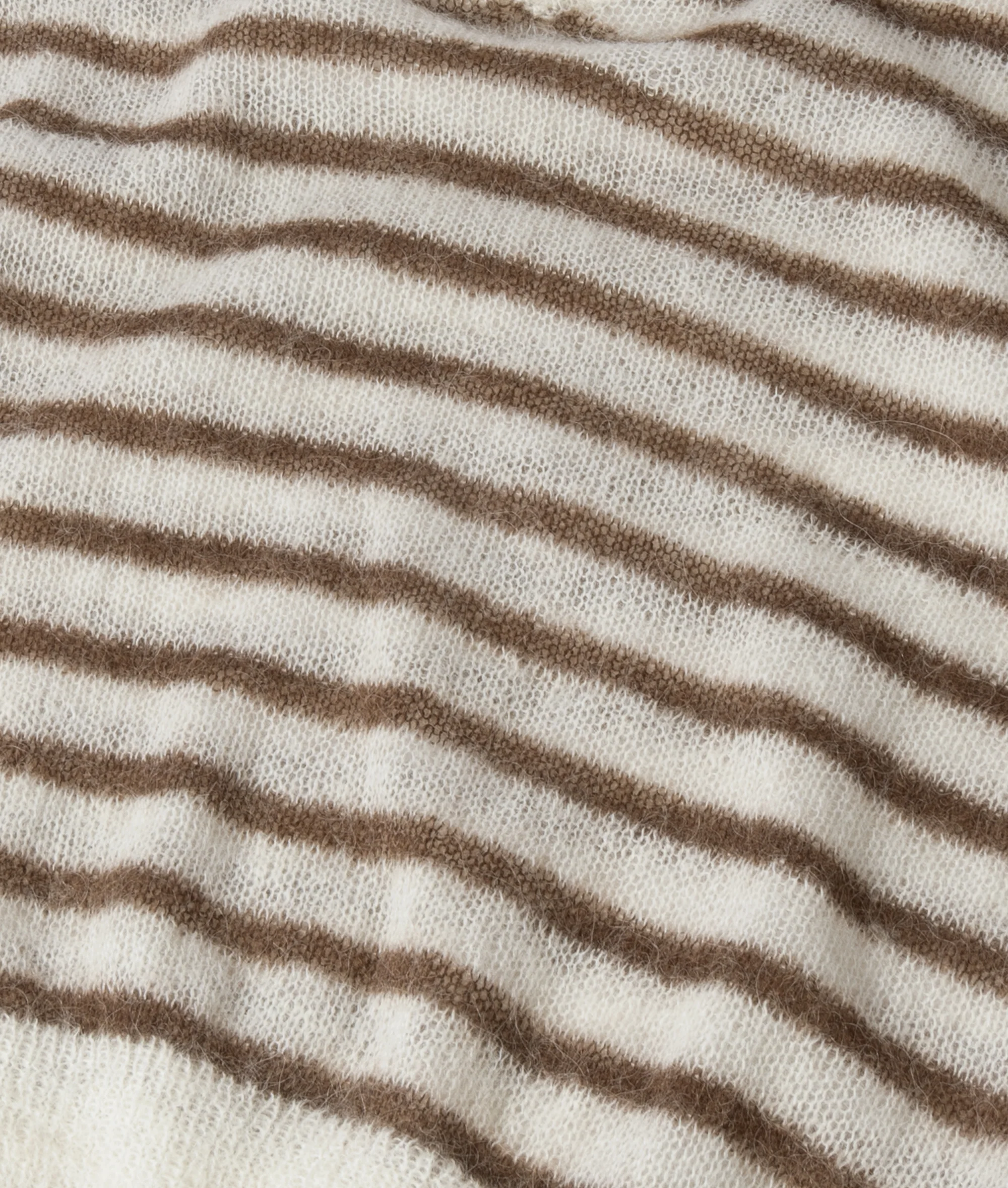 thin v-neck knit sweater | dark truffle/ecru - Image 7